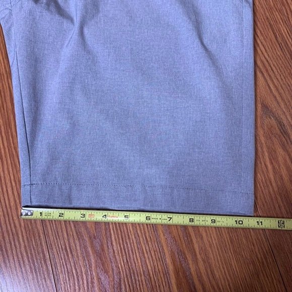 NWOT Travis Mathew Mens 36 Gray Shorts - Picture 8 of 8